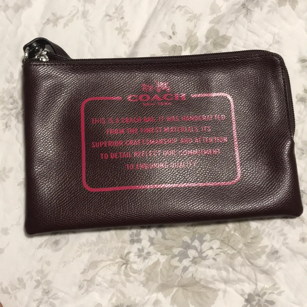 Coach Xxl Maroon Wristlet W814e Jumbo Gem